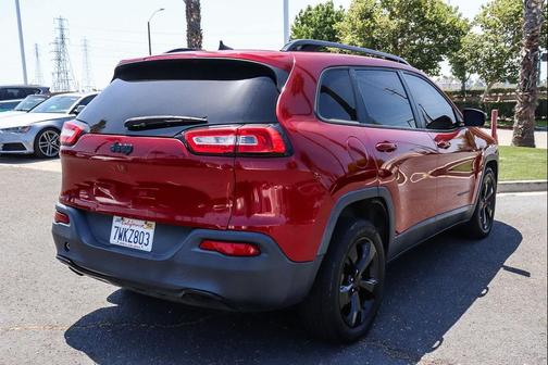 Deep Cherry Red Crystal Pearlcoat 2017 Jeep Cherokee High Altitude