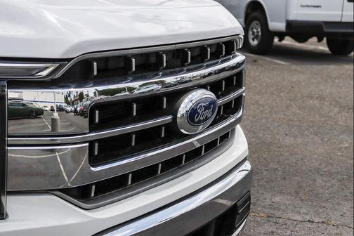 OXFORD WHITE 2023 Ford F-150 Lariat