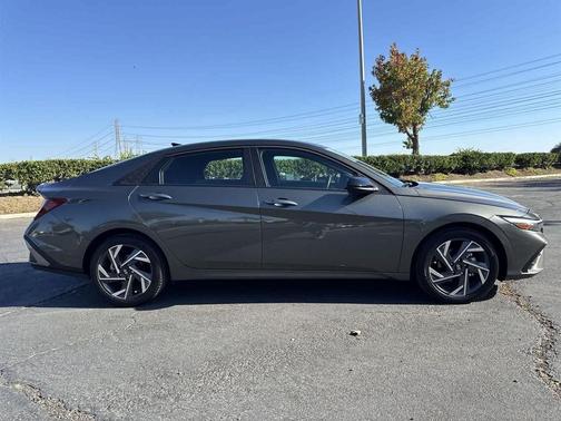 2025 Hyundai ELANTRA Sport