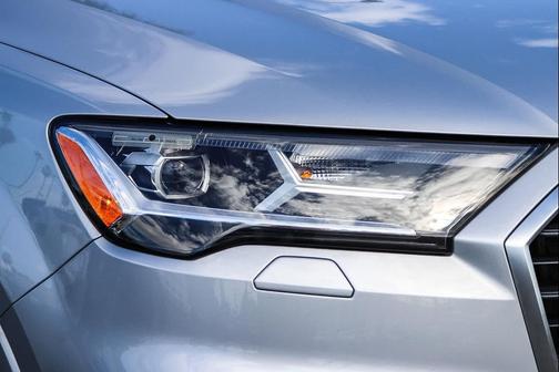 2022 Audi Q7 45 Premium