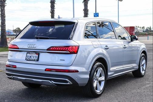 2022 Audi Q7 45 Premium