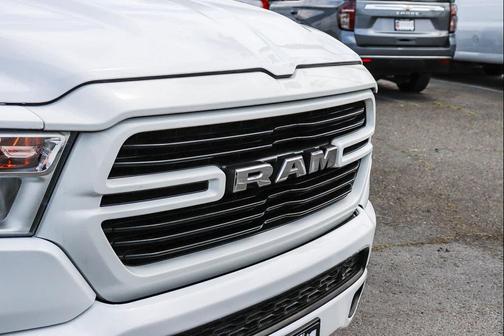 Bright White Clearcoat 2019 RAM 1500 Big Horn