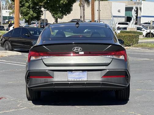 2025 Hyundai ELANTRA HEV SEL Sport