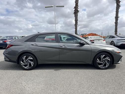 2025 Hyundai ELANTRA Sport