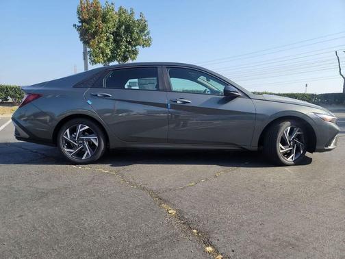 2025 Hyundai ELANTRA Sport