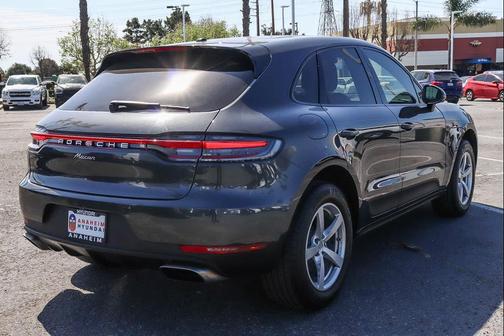 2020 Porsche Macan AWD