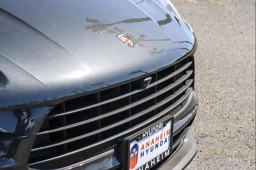 2020 Porsche Macan AWD