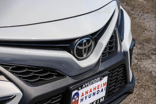 Ice Edge 2024 Toyota Camry SE