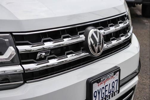 Pure White 2019 Volkswagen Atlas 3.6L SEL