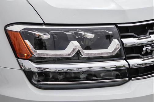 Pure White 2019 Volkswagen Atlas 3.6L SEL