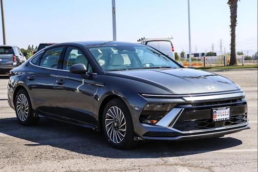 Portofino Gray 2026 Hyundai SONATA Hybrid SE