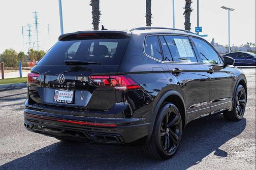 2023 Volkswagen Tiguan 2.0T SE R-Line Black