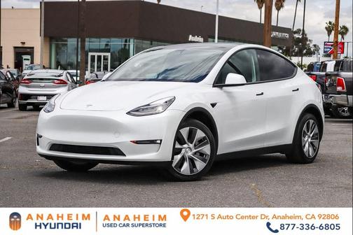 White 2022 Tesla Model Y Long Range Dual Motor All-Wheel Drive