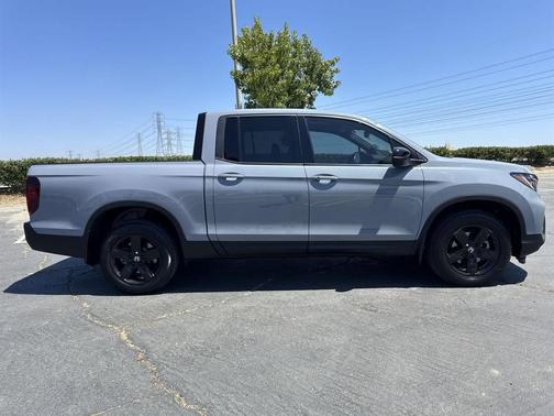 2022 Honda Ridgeline Black