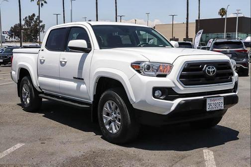 Super White 2019 Toyota Tacoma SR5