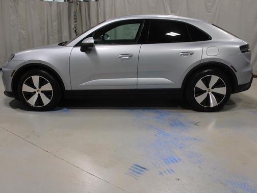 2024 Porsche Macan 4