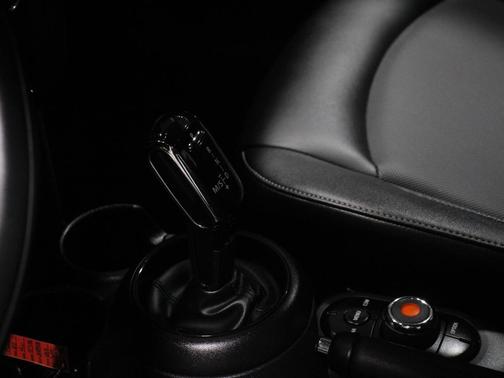 Pepper White 2021 MINI Hardtop Cooper