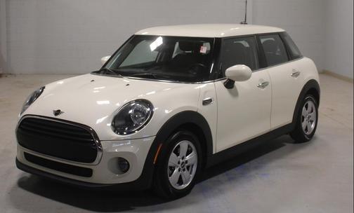 Pepper White 2021 MINI Hardtop Cooper