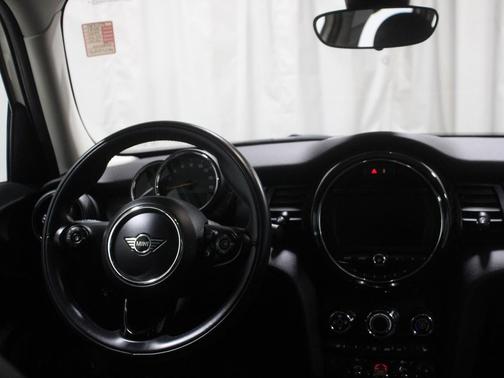 Pepper White 2021 MINI Hardtop Cooper