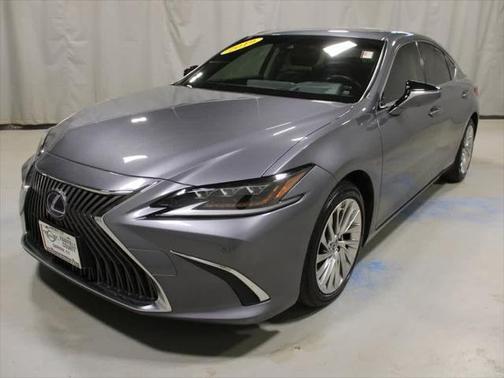 2019 Lexus ES 300h Ultra Luxury