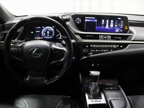 2019 Lexus ES 300h Ultra Luxury