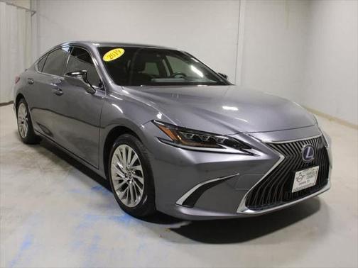 2019 Lexus ES 300h Ultra Luxury