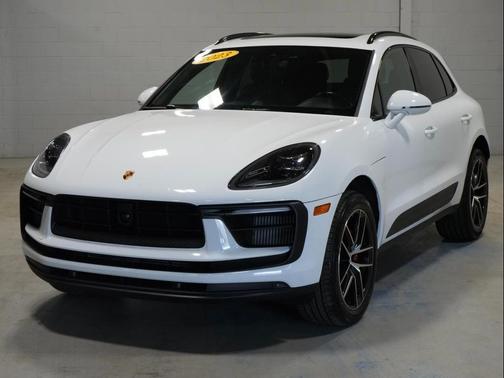 White 2023 Porsche Macan Macan