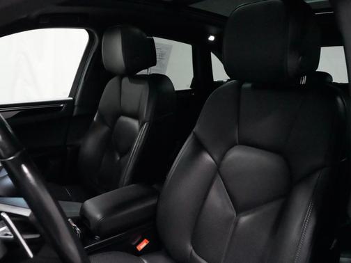 White 2023 Porsche Macan Macan