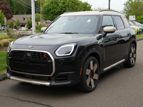 Midnight Black II Metallic 2026 MINI Countryman Cooper S ALL4