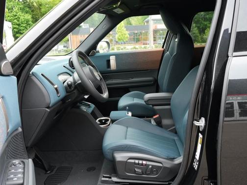 Midnight Black II Metallic 2026 MINI Countryman Cooper S ALL4