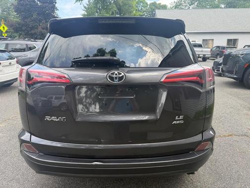 Magnetic Gray Metallic 2018 Toyota RAV4 LE