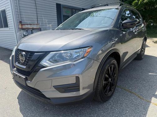 Gun Metallic 2018 Nissan Rogue SV