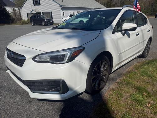 Crystal White Pearl 2022 Subaru Impreza Limited