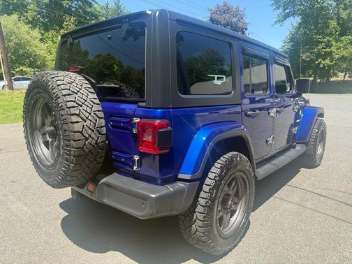 Ocean Blue Metallic Clearcoat 2018 Jeep Wrangler Unlimited Sahara