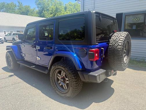 Ocean Blue Metallic Clearcoat 2018 Jeep Wrangler Unlimited Sahara