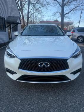 2017 INFINITI QX30 BASE