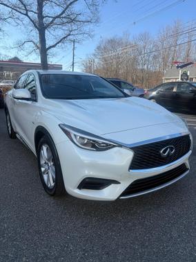 2017 INFINITI QX30 BASE
