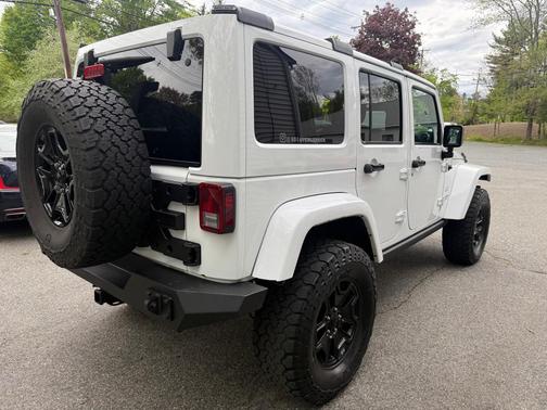 Bright White Clearcoat 2017 Jeep Wrangler Unlimited Sahara