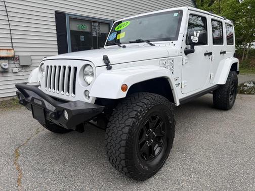 Bright White Clearcoat 2017 Jeep Wrangler Unlimited Sahara