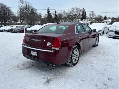 2017 Chrysler 300C Base
