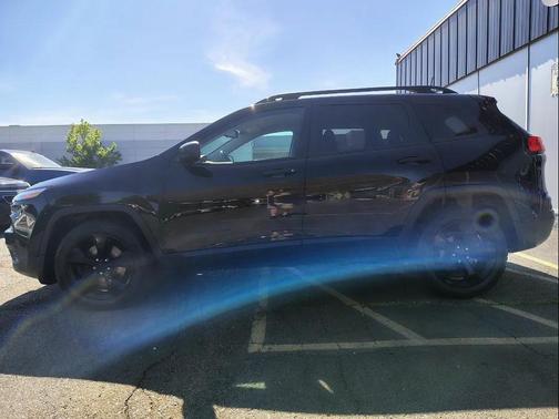 Diamond Black Crystal Pearl 2018 Jeep Cherokee Sport