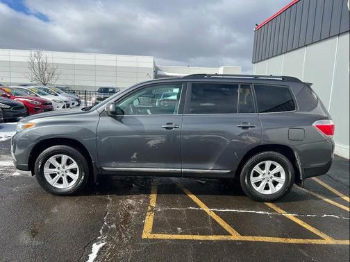 2011 Toyota Highlander SE