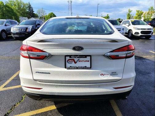 White Platinum Metallic Tri-Coat 2020 Ford Fusion SE