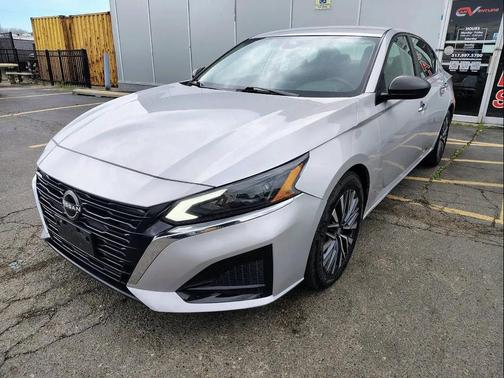 Brilliant Silver Metallic 2024 Nissan Altima 2.5 SV