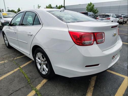 White 2014 Chevrolet Malibu 1LT
