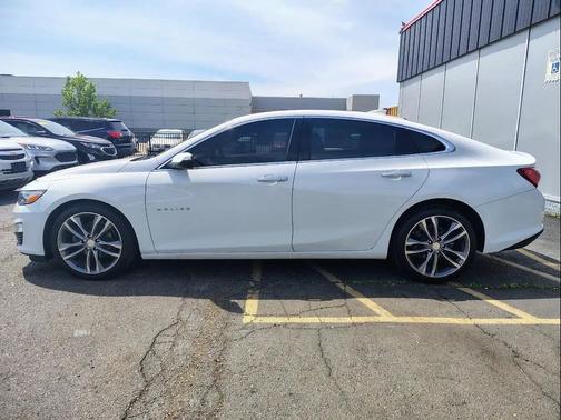 Summit White 2020 Chevrolet Malibu FWD Premier
