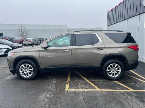 2020 Chevrolet Traverse LT Cloth