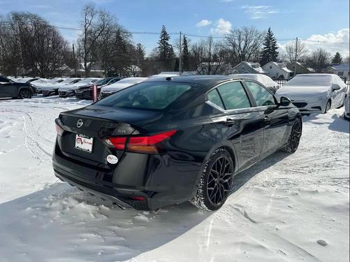 2020 Nissan Altima SR FWD