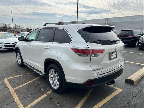 Blizzard Pearl 2015 Toyota Highlander LE