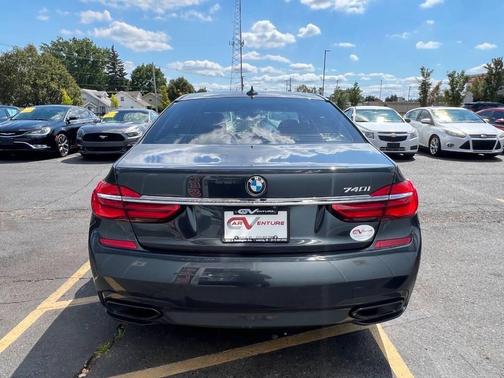 2016 BMW 740 740i 4dr Sedan